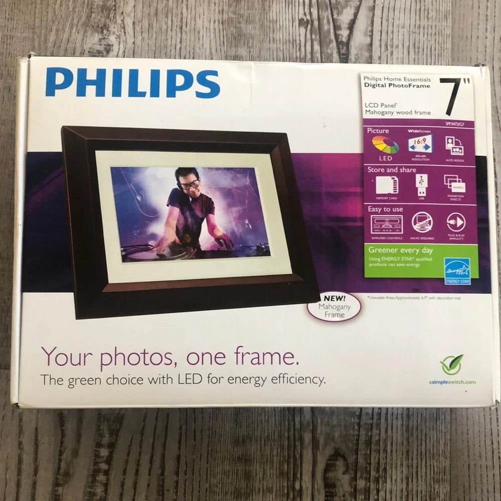 PHILIPS Home Essentials 7 Inch LED Digital Mahogany Photo Frame